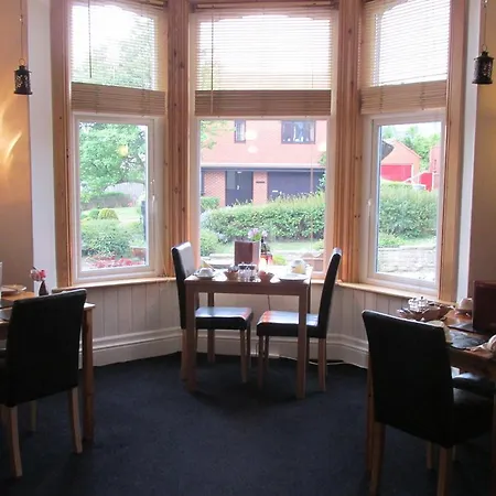 Birtley House * 로빈후즈베이